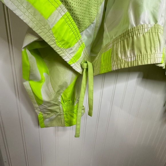 Adidas Women's City Escape Full-Zip Hoodie Jacket Bright Green and White Size L - Picture 14 of 16